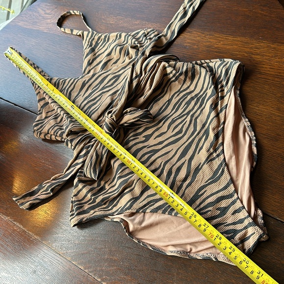 XL Long/ Aerie tiger print 1  piece swimsuit wrap around tie waist. Tan & black - Picture 9 of 14